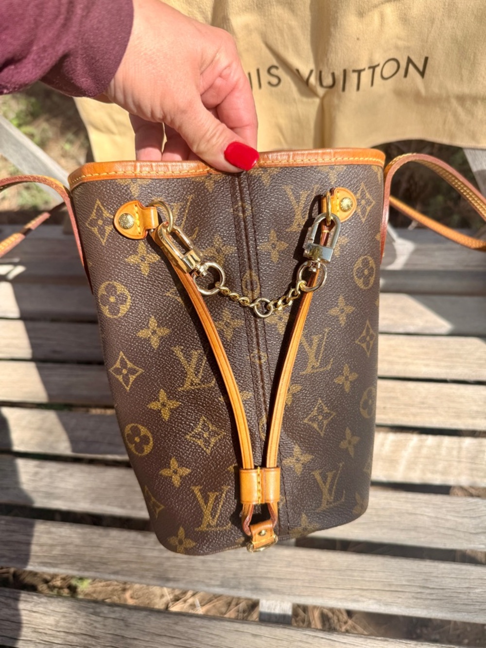 Authentic Louis Vuitton Neverfull PM in Monogram - Picture 7 of 13
